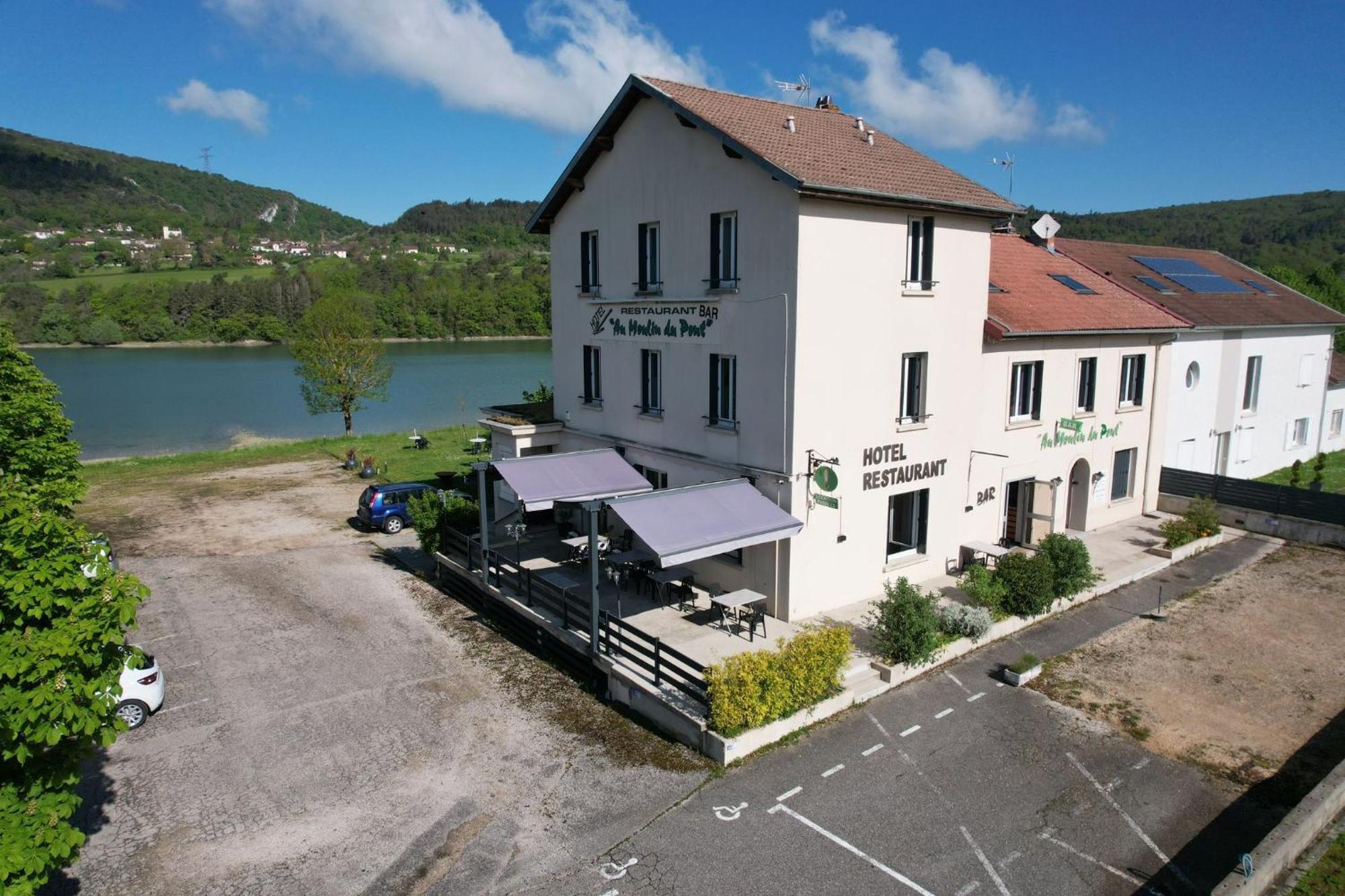 ホテル Au Moulin Du Pont Samognat エクステリア 写真