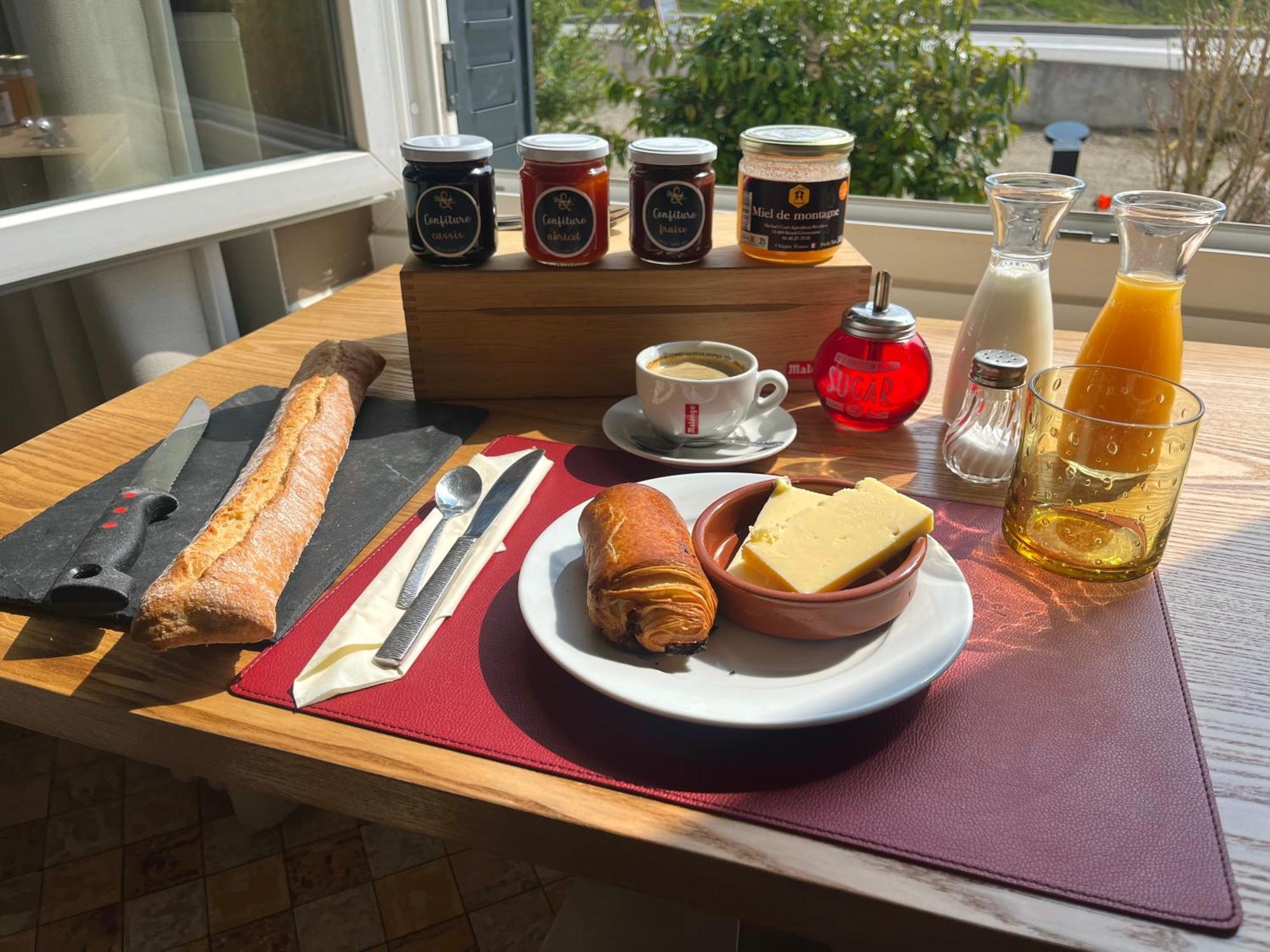 ホテル Au Moulin Du Pont Samognat エクステリア 写真